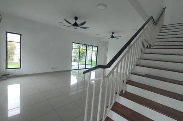 Cradleton @ Eco Majestic