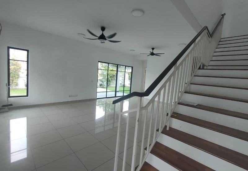 Cradleton @ Eco Majestic