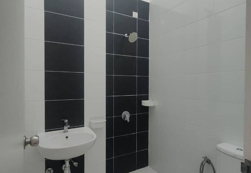 Cradleton @ Eco Majestic