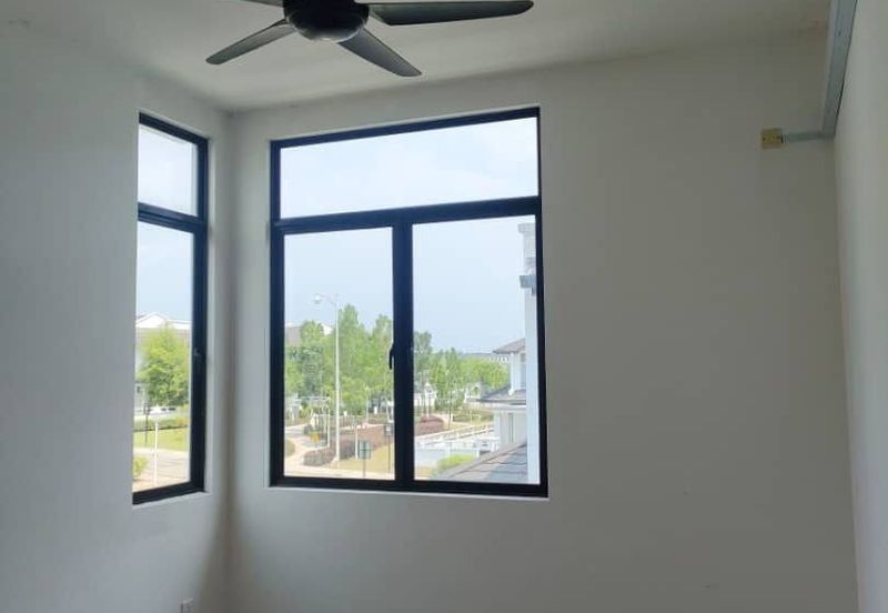 Cradleton @ Eco Majestic