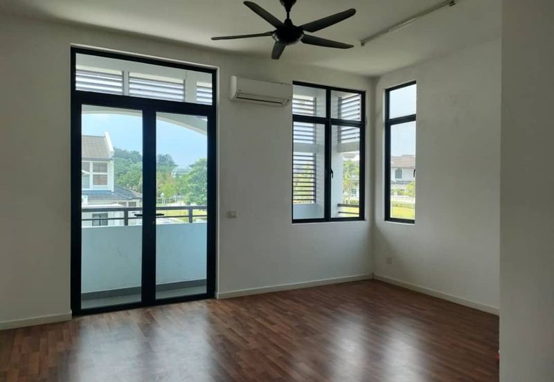 Cradleton @ Eco Majestic