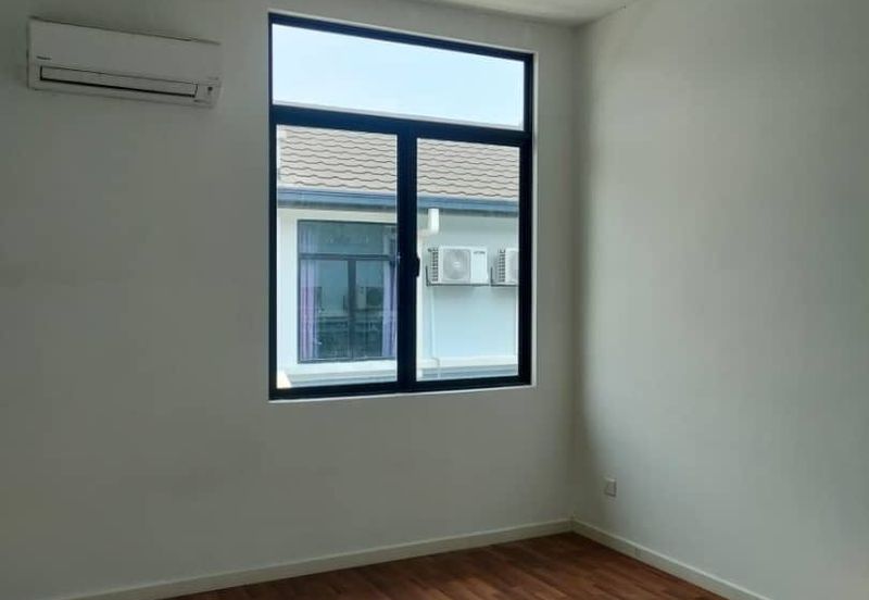 Cradleton @ Eco Majestic