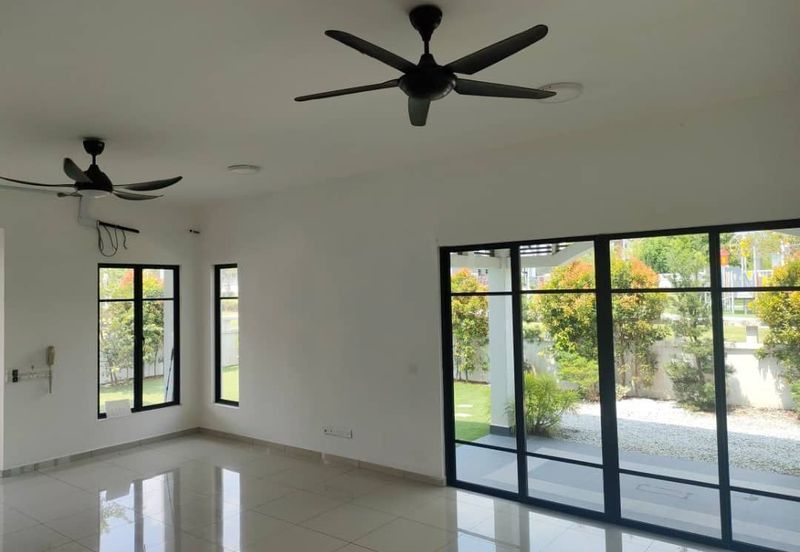 Cradleton @ Eco Majestic