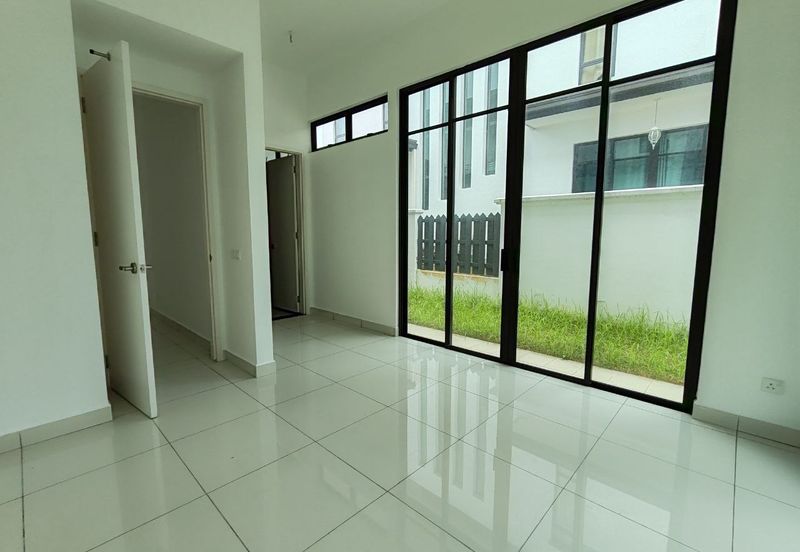 Tenderfields @ Eco Majestic