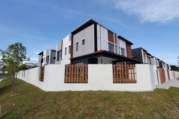 Farina @ Setia Ecohill 2