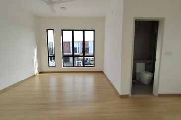 Farina @ Setia Ecohill 2