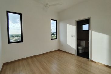 Farina @ Setia Ecohill 2