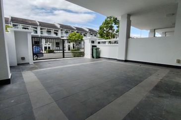 Cradleton @ Eco Majestic