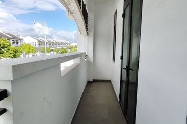 Cradleton @ Eco Majestic