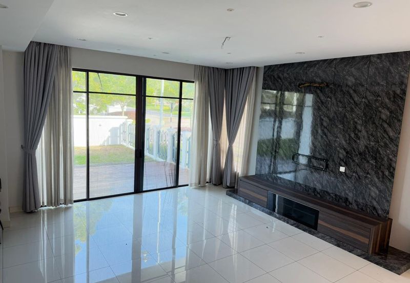 Tenderfields @ Eco Majestic