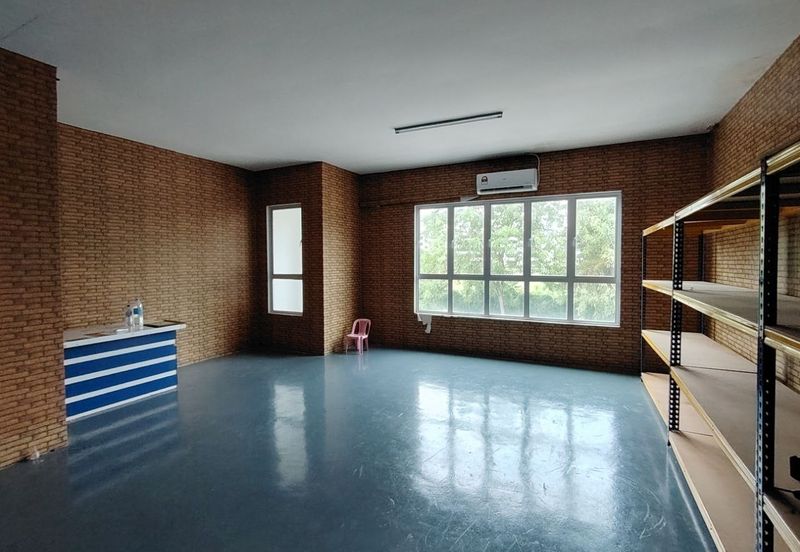 Melodi, Eco Majestic Semenyih, Brighton, Ivoris, Whitten,Silver Square End Lot Shop for SALE