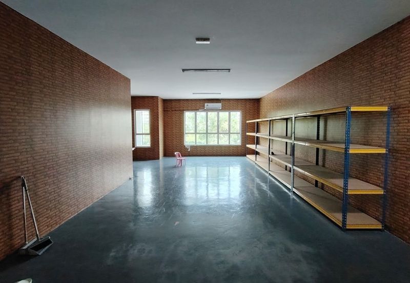 Melodi, Eco Majestic Semenyih, Brighton, Ivoris, Whitten,Silver Square End Lot Shop for SALE