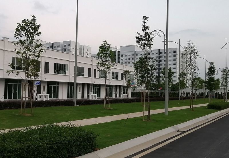 Melodi, Eco Majestic Semenyih, Brighton, Ivoris, Whitten,Silver Square End Lot Shop for SALE