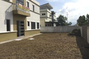 2-Storey Corner Semi-D @ Jalan Kenanga Semenyih for Sale 