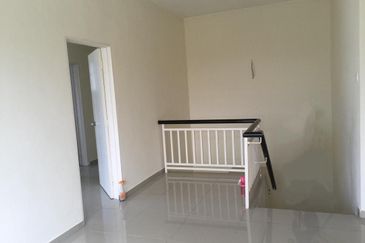 2-Storey Corner Semi-D @ Jalan Kenanga Semenyih for Sale 