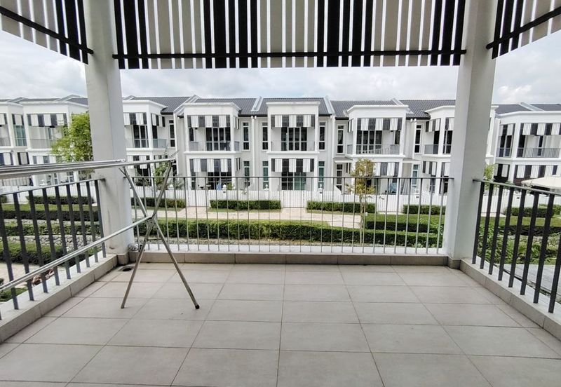 Mellowood @ Eco Majestic