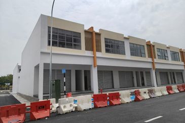 Taman Sutera Kajang Corner Lot Double Storey Shop For Rent