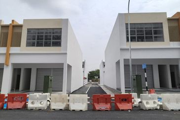 Taman Sutera Kajang Corner Lot Double Storey Shop For Rent