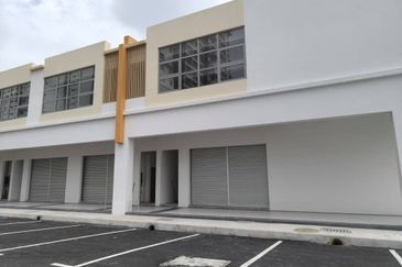 Taman Sutera Kajang Corner Lot Double Storey Shop For Rent