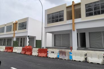 Taman Sutera Kajang Corner Lot Double Storey Shop For Rent
