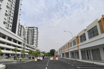 Taman Sutera Kajang Corner Lot Double Storey Shop For Rent