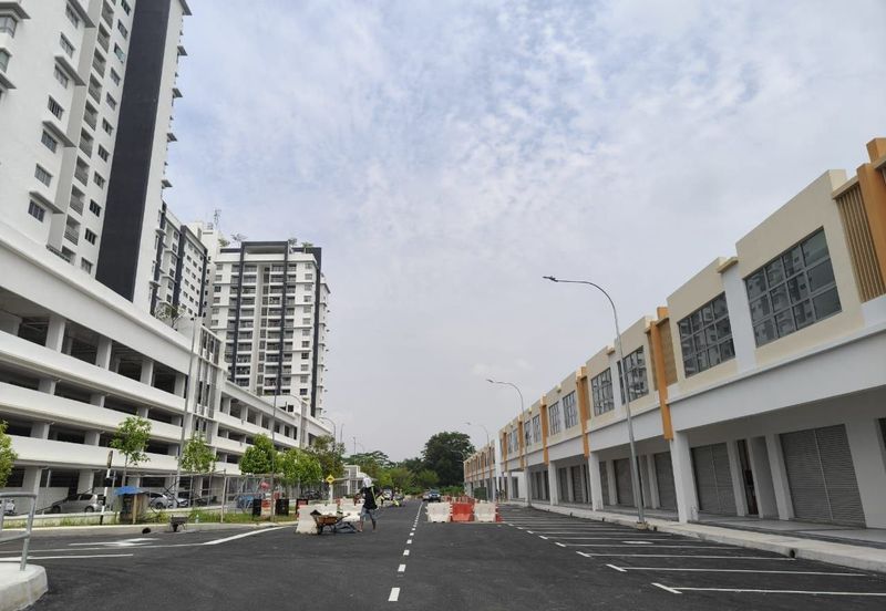 Taman Sutera Kajang Corner Lot Double Storey Shop For Rent