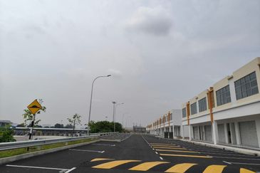 Taman Sutera Kajang Corner Lot Double Storey Shop For Rent