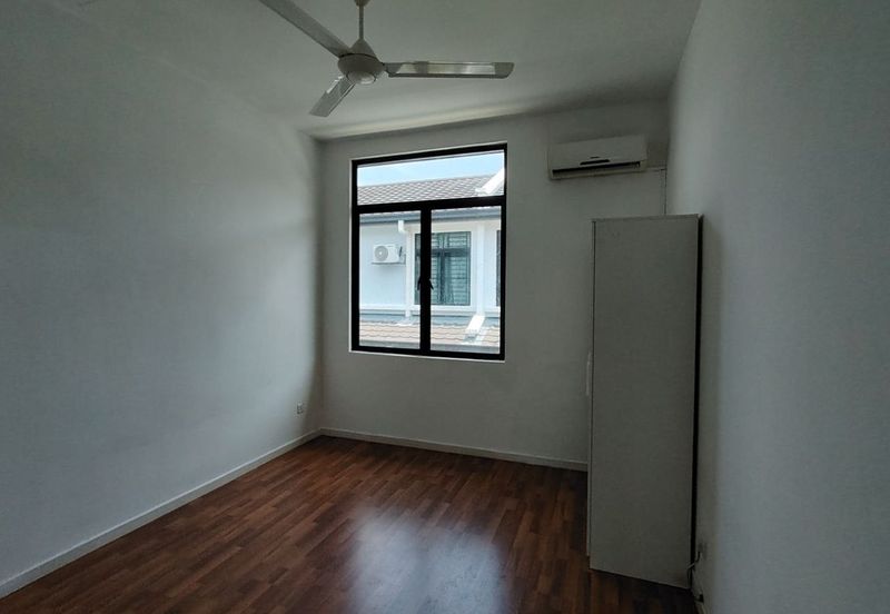 Cradleton @ Eco Majestic