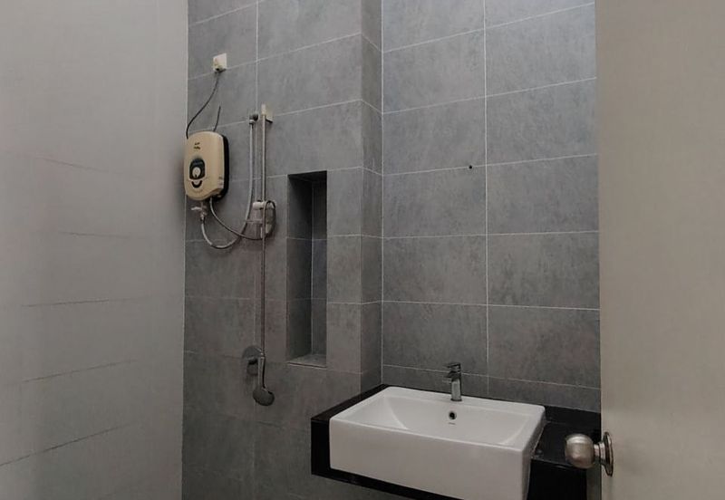 Cradleton @ Eco Majestic