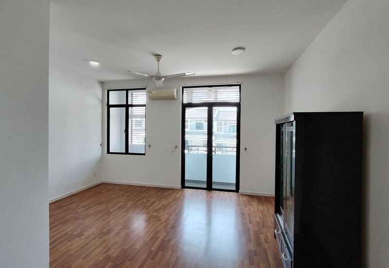 Cradleton @ Eco Majestic