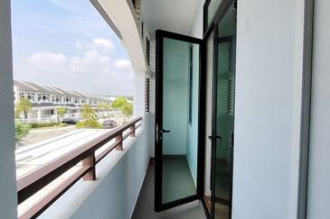 Cradleton @ Eco Majestic