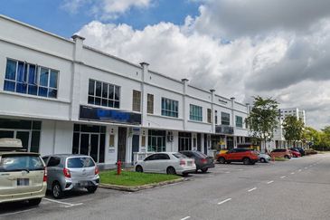 The Melodi ,Eco Majestic Semenyih @ Corner Shop for Sale