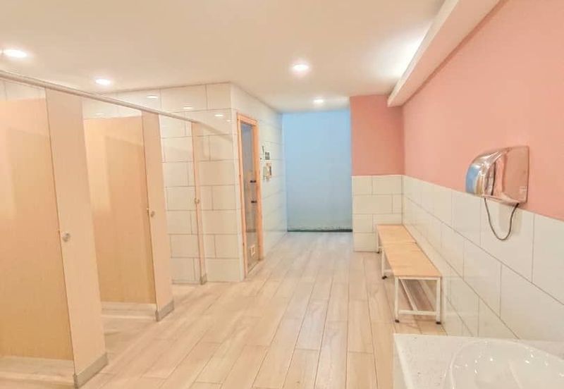 A'marine Lakeside Condominium