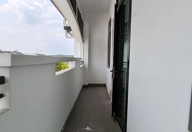 Cradleton @ Eco Majestic