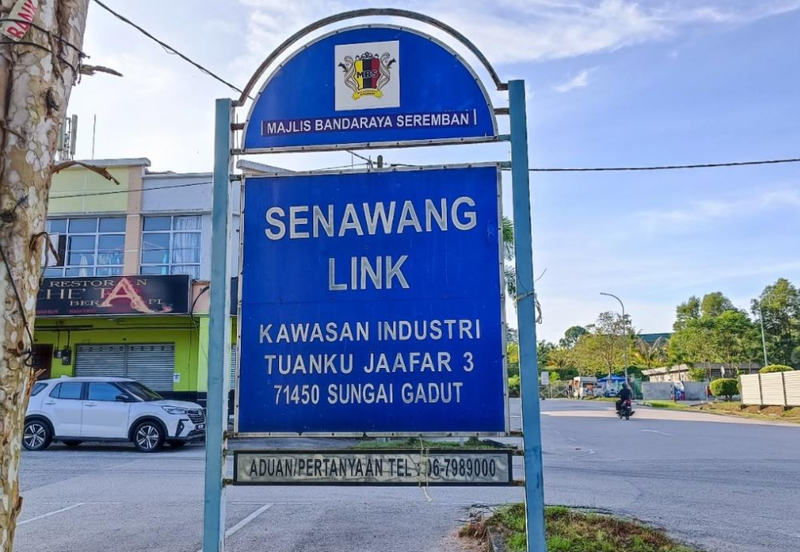 Senawang Link, Seremban Corner Shop for Sale