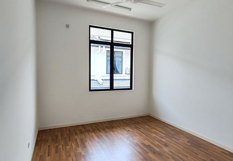 Cradleton @ Eco Majestic