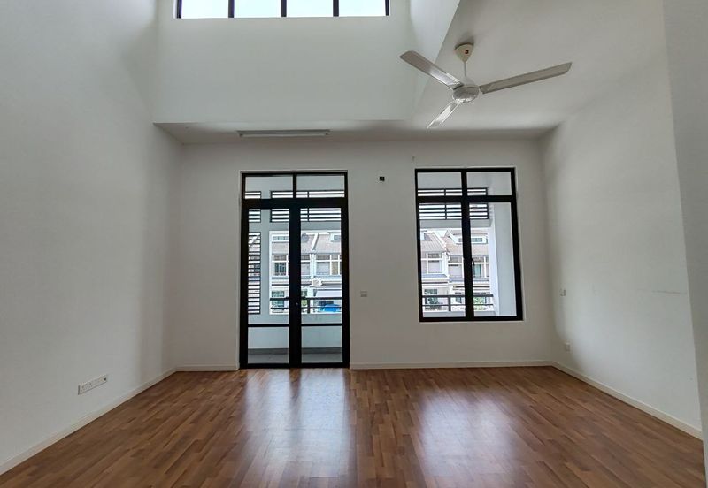 Cradleton @ Eco Majestic