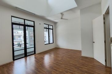 Cradleton @ Eco Majestic