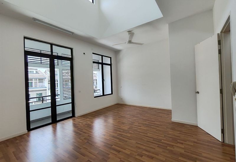 Cradleton @ Eco Majestic