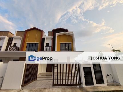 𝐂𝐚𝐫𝐧𝐮𝐬 𝟐 ,𝐒𝐞𝐭𝐢𝐚 𝐄𝐜𝐨𝐡𝐢𝐥𝐥 𝟐, 𝐒𝐞𝐦𝐞𝐧𝐲𝐢𝐡, 𝐂𝐨𝐫𝐧𝐞𝐫 𝐥𝐨𝐭 2 𝐒𝐭𝐨𝐫𝐞𝐲 𝐓𝐞𝐫𝐫𝐚𝐜𝐞 𝐇𝐨𝐮𝐬𝐞 𝐅𝐨𝐫 𝐑𝐞𝐧𝐭, Selangor, Semenyih