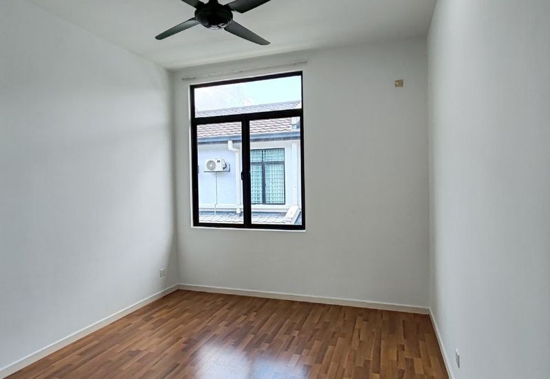 Cradleton @ Eco Majestic