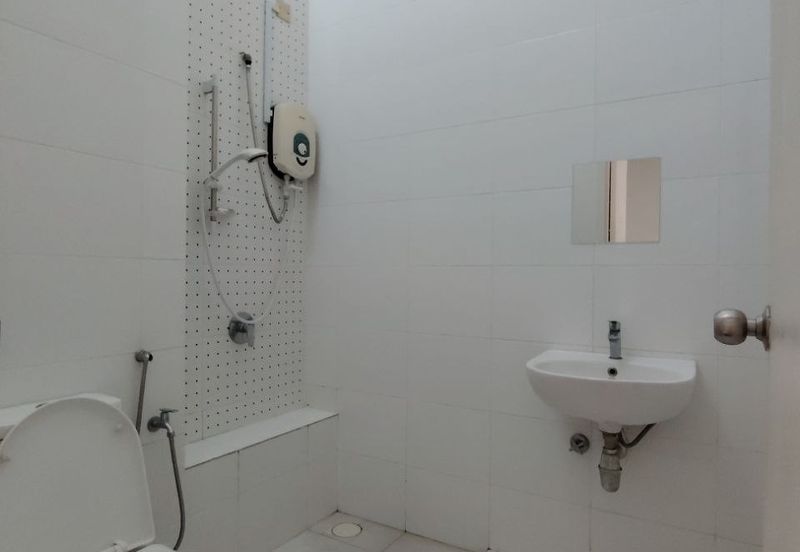 Cradleton @ Eco Majestic