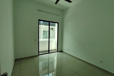 Cradleton @ Eco Majestic