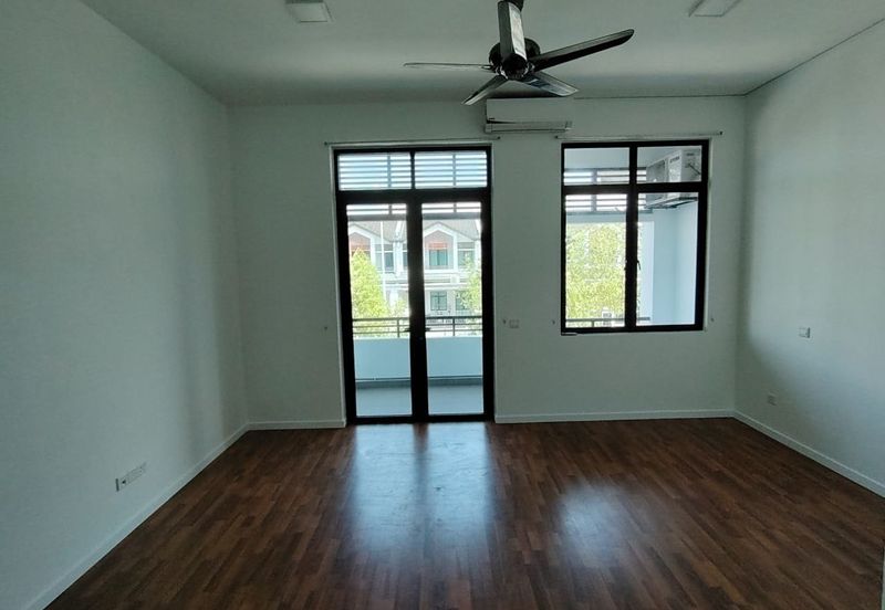 Cradleton @ Eco Majestic