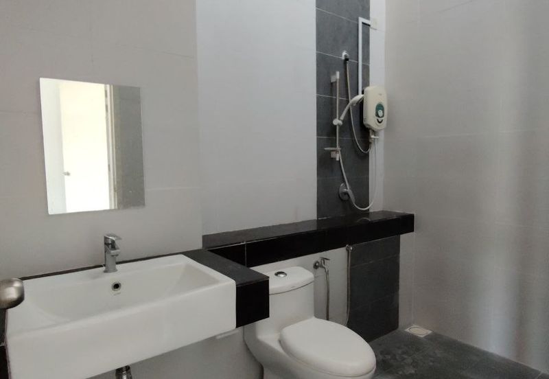 Cradleton @ Eco Majestic