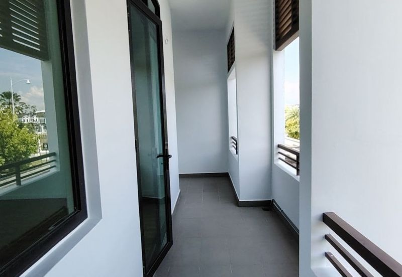 Cradleton @ Eco Majestic