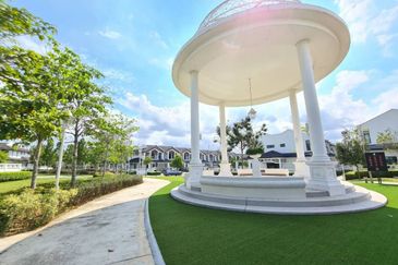 Cradleton @ Eco Majestic