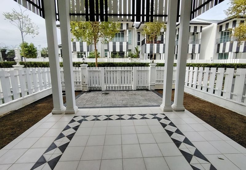 Mellowood @ Eco Majestic