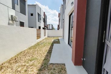 Friska, Setia Ecohill 2, Semenyih 2 Storey Semi D for Rent