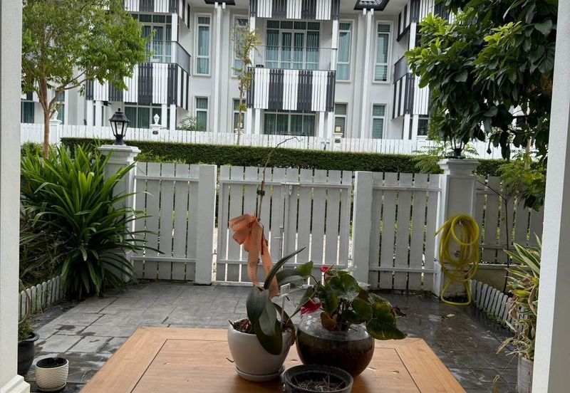 Mellowood @ Eco Majestic